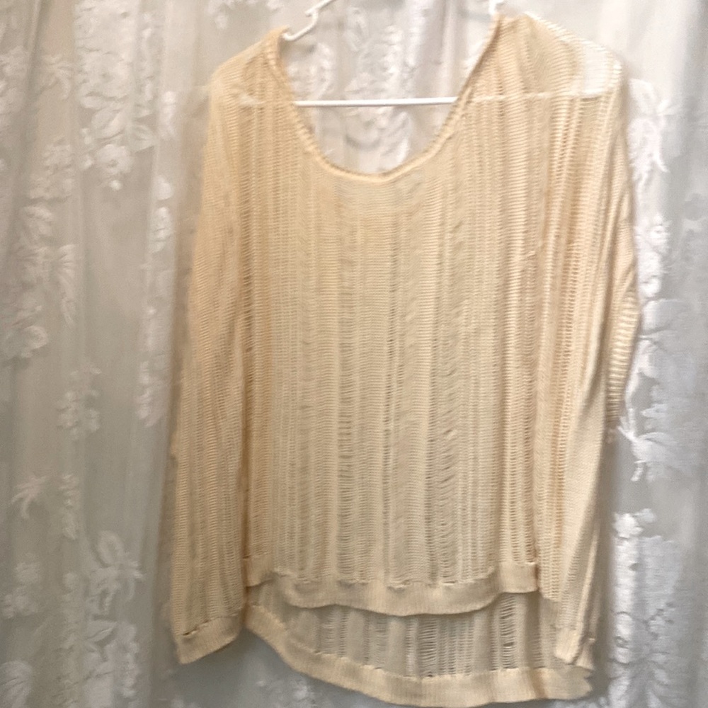 Kirra- size M/L: Cream knit sleeveless sweater